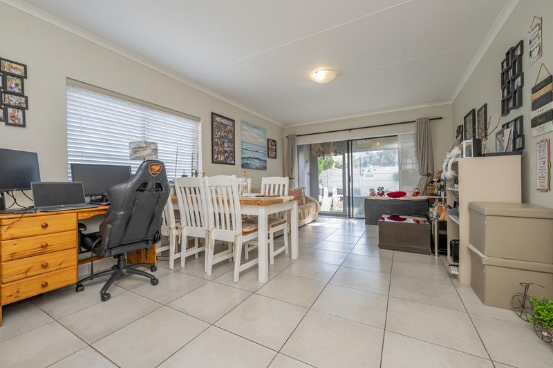 2 Bedroom Property for Sale in Fish Hoek Western Cape